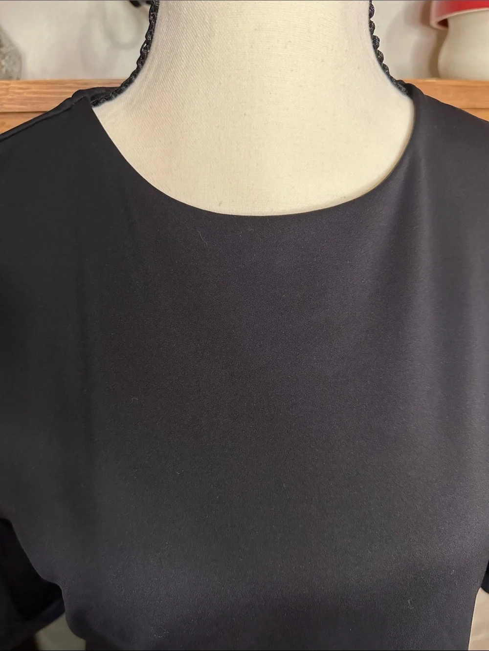 Smoothing Black Women's L Crewneck Short Sleeve Top Stretch Layering Shirt